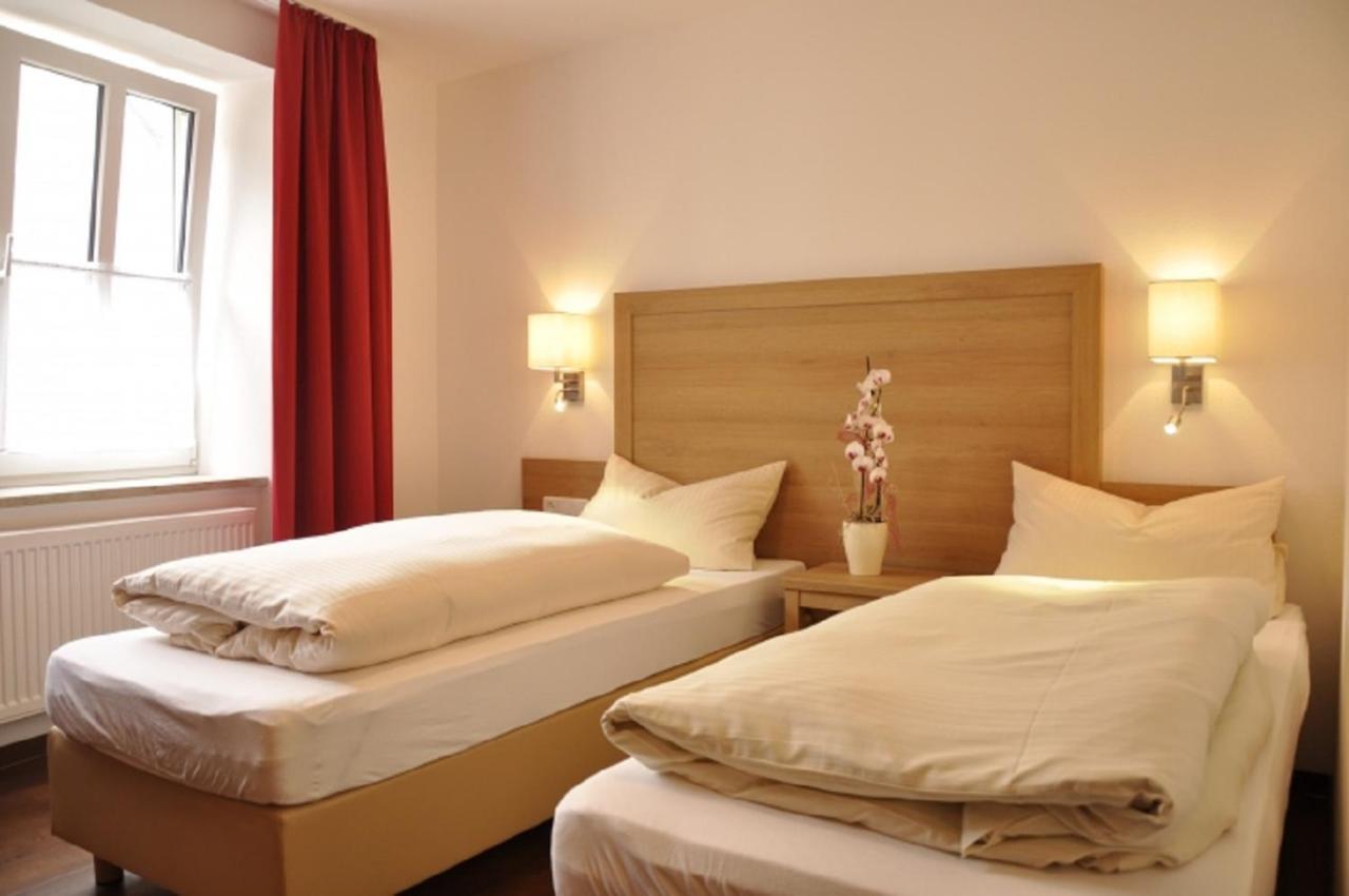 Hotel Gasthof Zum Goldenen Lamm Harburg  Esterno foto