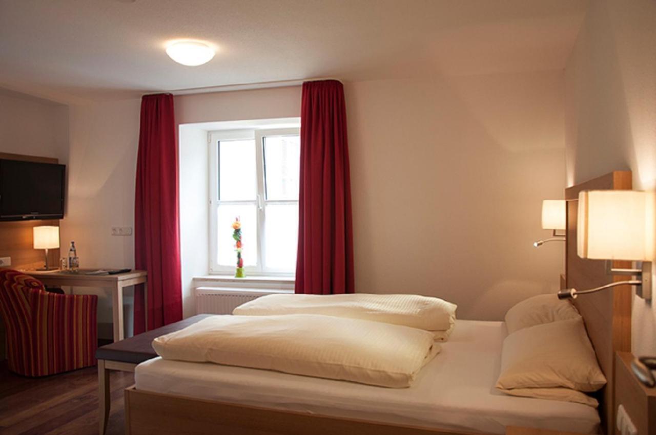 Hotel Gasthof Zum Goldenen Lamm Harburg  Esterno foto
