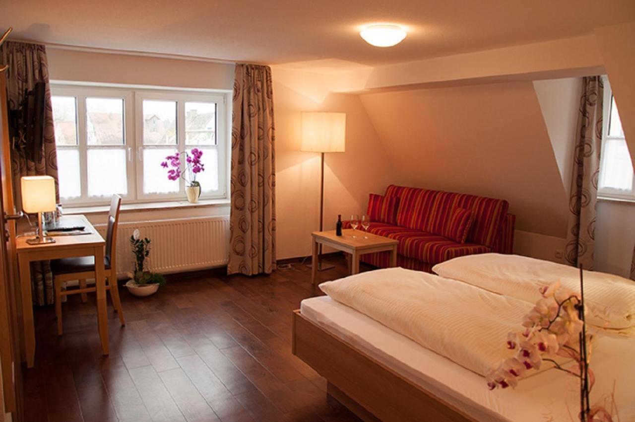 Hotel Gasthof Zum Goldenen Lamm Harburg  Esterno foto